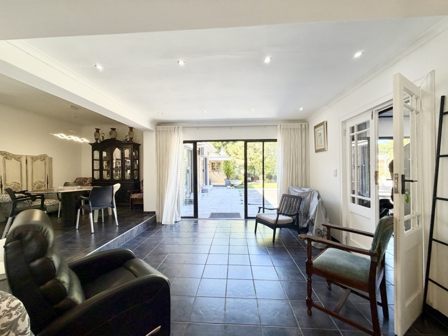 5 Bedroom Property for Sale in Flamingo Vlei Western Cape